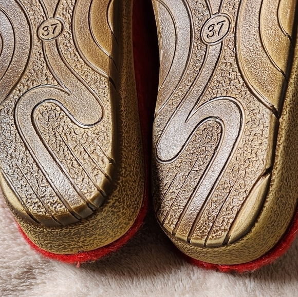 Red Wool Mules - Picture 6 of 6